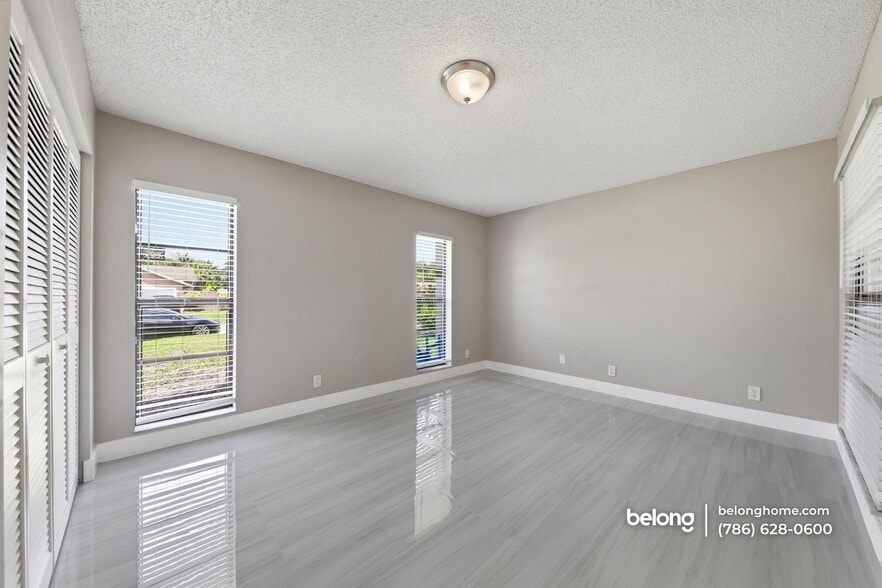 Building Photo - 9460 NW 16th St