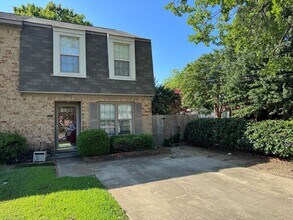 Building Photo - Charming 2-Bed, 2.5-Bath Home in Vibrant Norfolk   " ASK ABOUT OUR ZERO DEPOSIT"