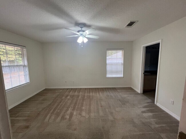 Building Photo - Pace - Spencer Oaks Landing - 4 bedroom, 2...