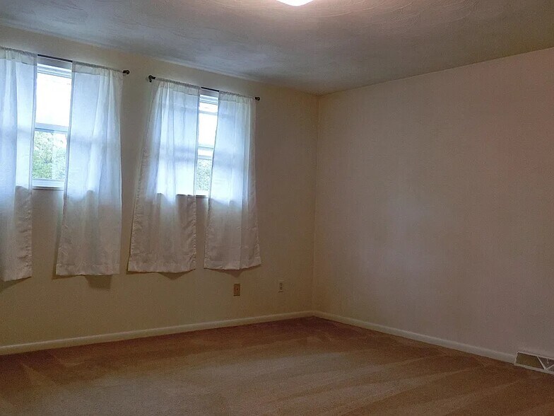 Building Photo - 1230 Ben Avon St