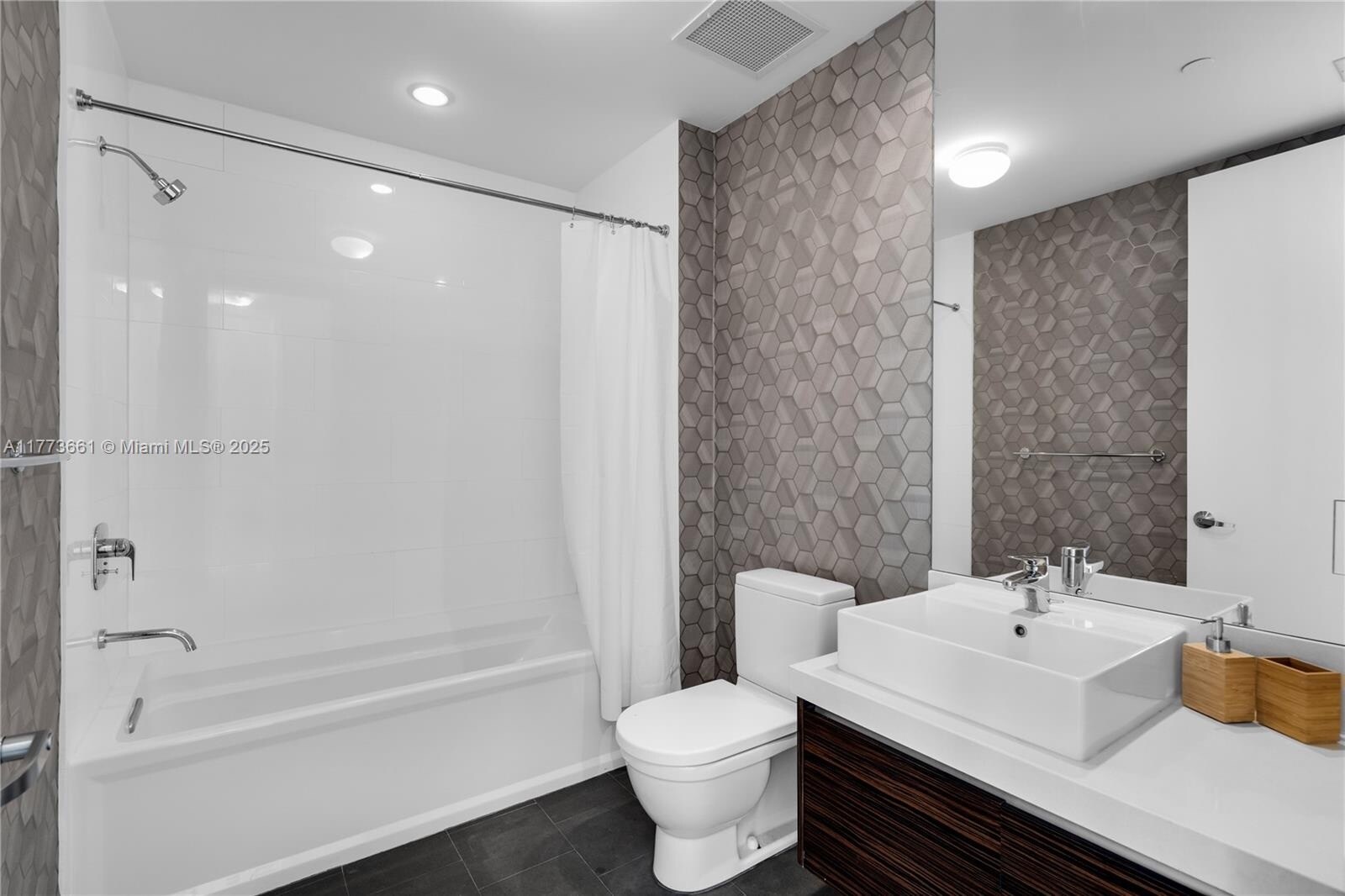 Building Photo - 1100 Biscayne Blvd