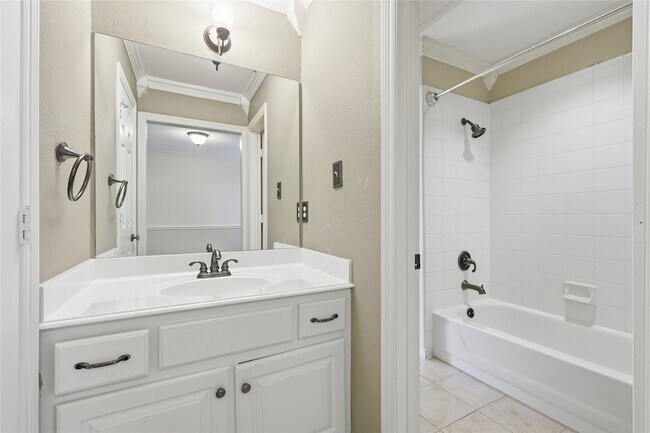 Building Photo - 5518 Australia Ct