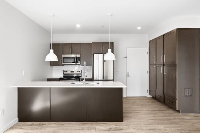 Building Photo - 19 Day St