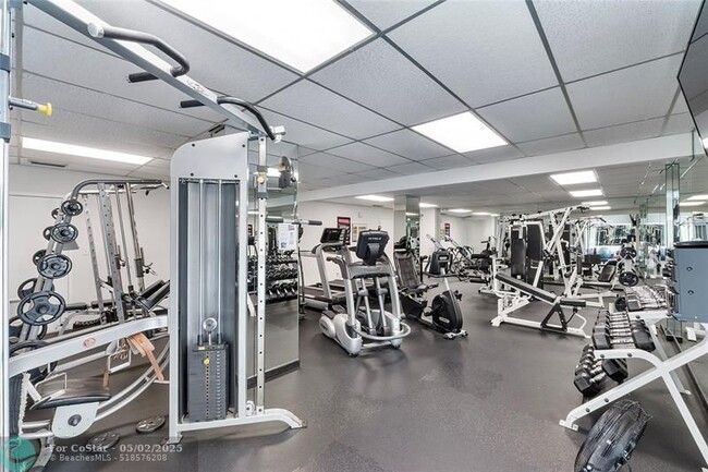 Building Photo - 2715 N Ocean Blvd