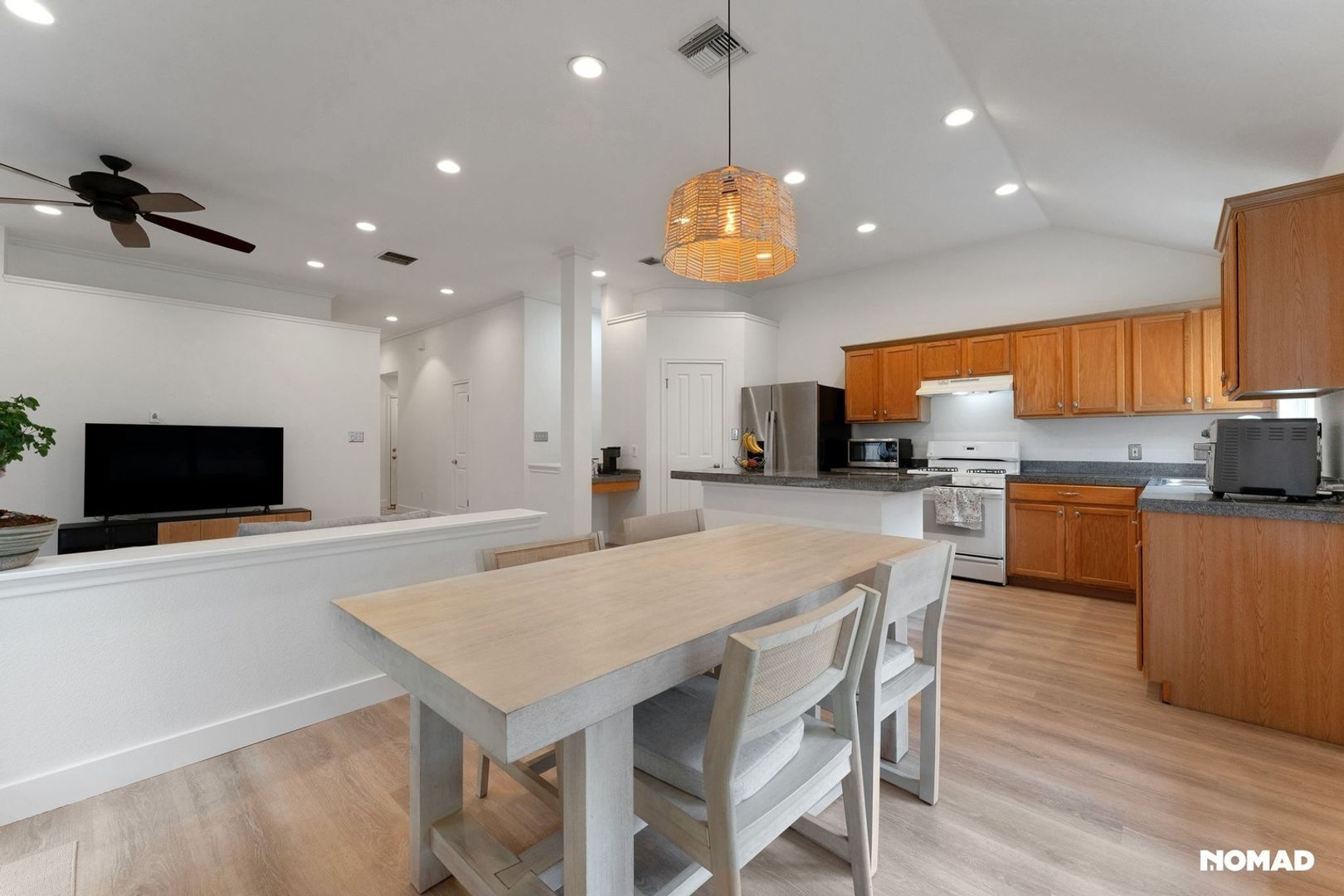 Building Photo - 5613 Lomita Verde Cir