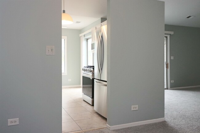 Building Photo - 1520 Commodore Ln