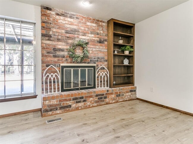 Building Photo - 103 Clador Dr