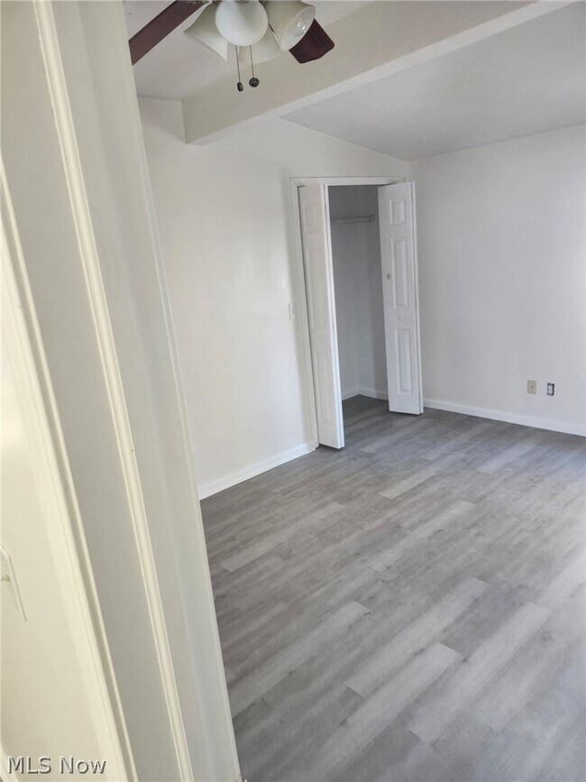 Building Photo - 12224 Fairview Ct