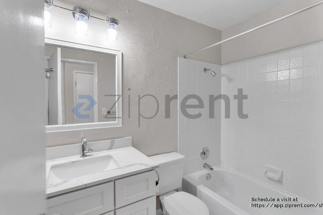 Building Photo - 135 Southwind Dr