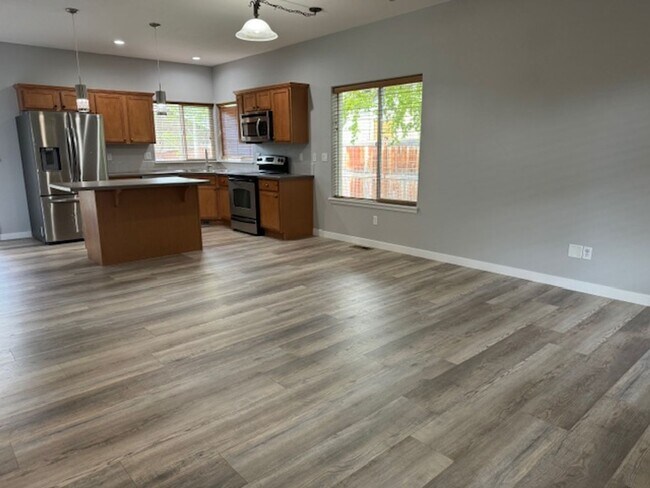 Building Photo - Single level home