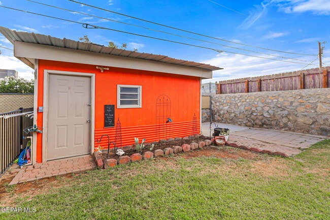 Building Photo - 4640 Ambassador Dr