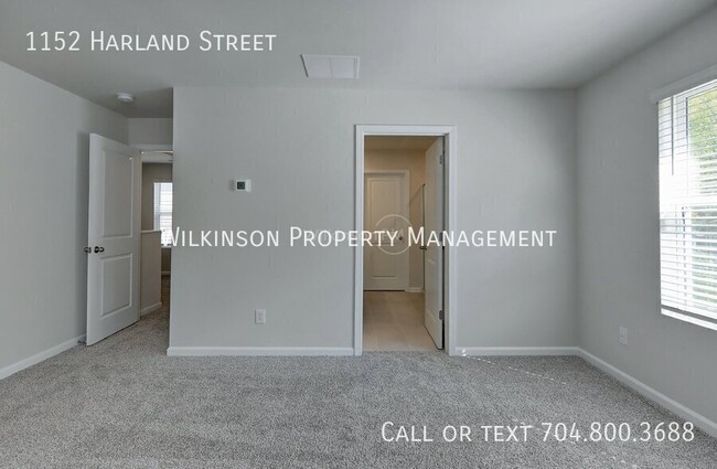 Building Photo - 1152 Harland St