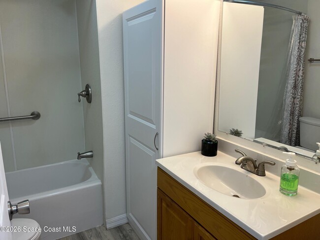 Building Photo - 2540 Chatham Way NE