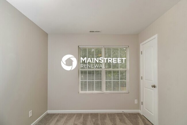 Building Photo - 4 Bedroom Pet-Friendly Home in Greensboro,...