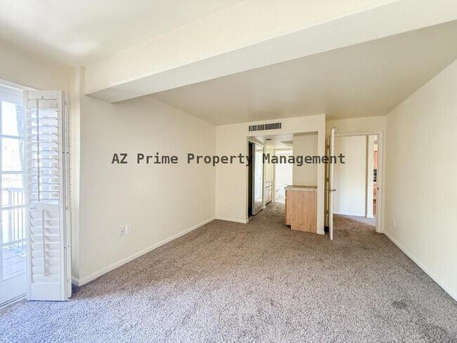 Building Photo - 7402 E Carefree Dr