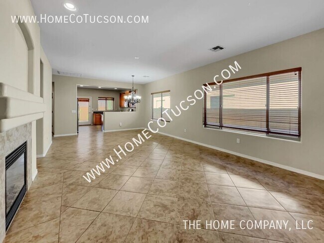 Building Photo - 1096 W Versilia Dr