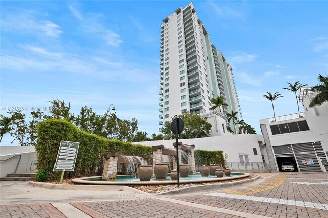 Building Photo - 2681 N Flamingo Rd