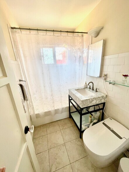 Bathroom 2 - 1136 8th St