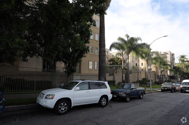 Building Photo - Wilshire Courtyard