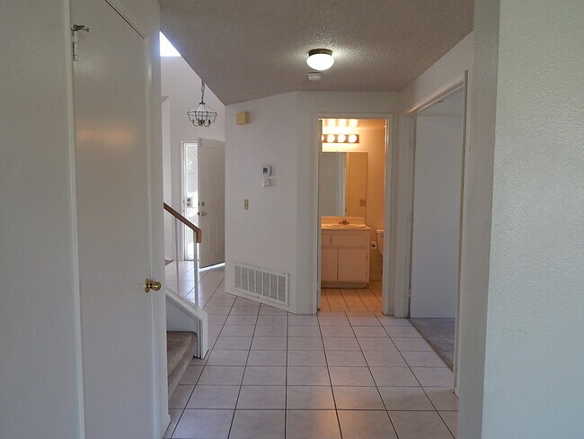 Building Photo - 20410 Mesa Oak Dr