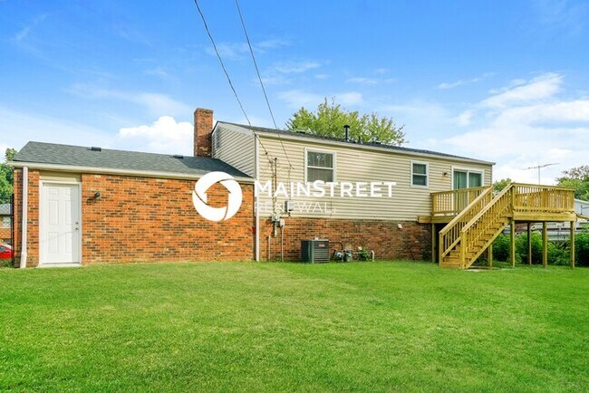 Building Photo - 4 Bedroom Pet-Friendly Home in JEFFERSONVILLE, IN with Main Street Renewal