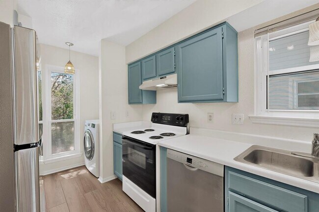 Building Photo - 2450 Wickersham Ln