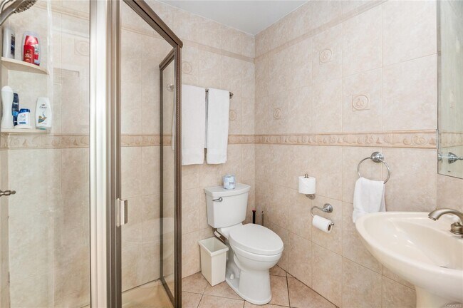 Building Photo - 22 Bungalow Ln