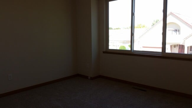 Building Photo - Condo for Rent