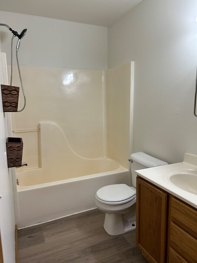 Building Photo - 107 N 1st St