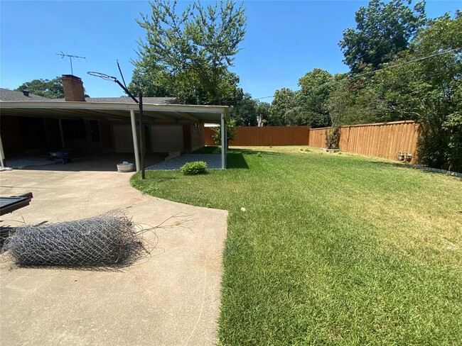 Building Photo - 1806 Robin Ln