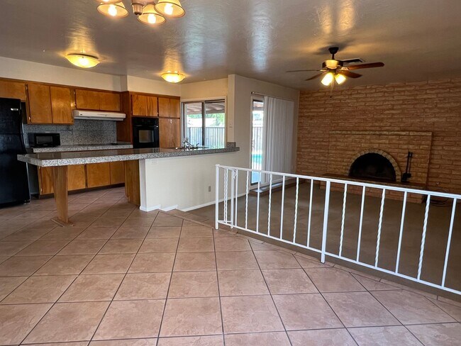 Building Photo - Tempe 3 Bed, 2 Bath - Pool and Single Story