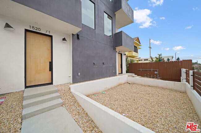 Building Photo - 1520 Magnolia Ave