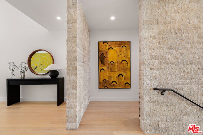Building Photo - 3116 Elvido Dr