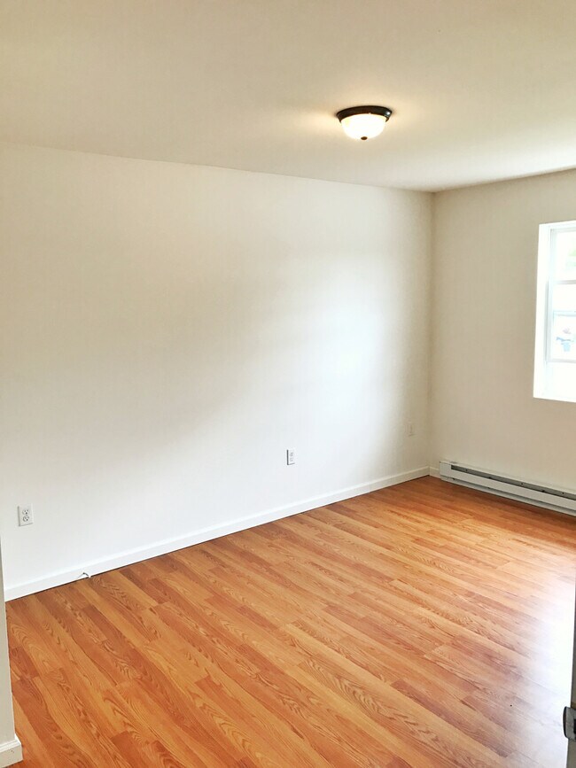 Building Photo - 64 Elizabeth Street