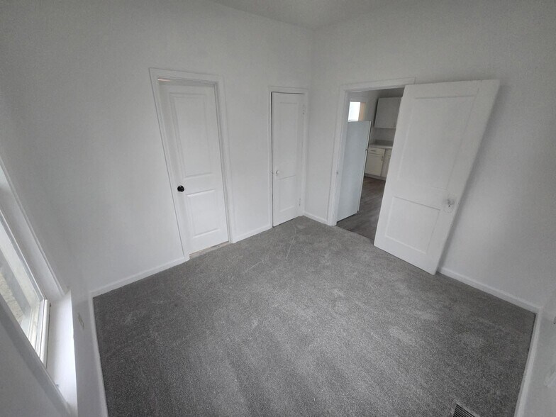 Building Photo - 1527 S Lulu Ave