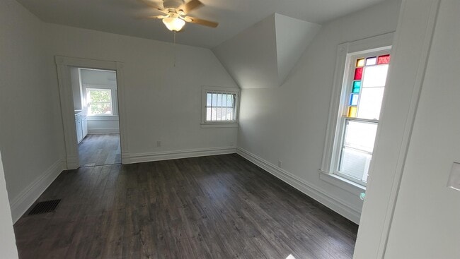 Building Photo - 728 W Colorado Ave