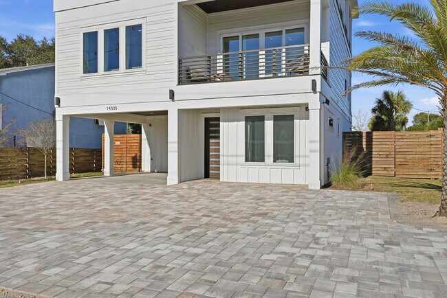 Building Photo - 14300 Millcole Ave