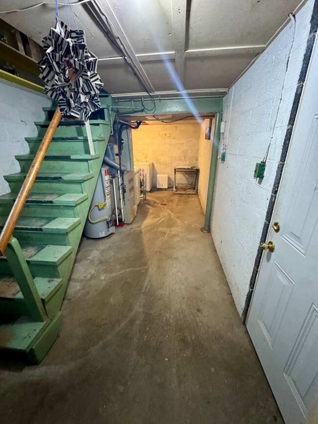 Building Photo - Charming 2 Bed 1 Bath in Beechview!