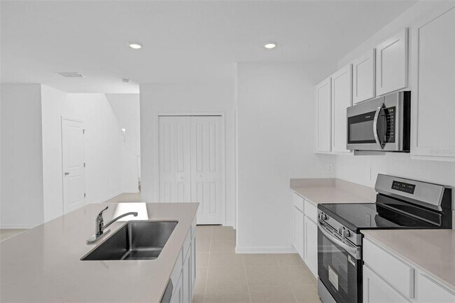 Building Photo - 5428 Meadow Walk Dr
