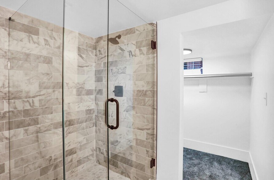 Building Photo - Stunning Potter Highlands home near Highland & Sunnyside