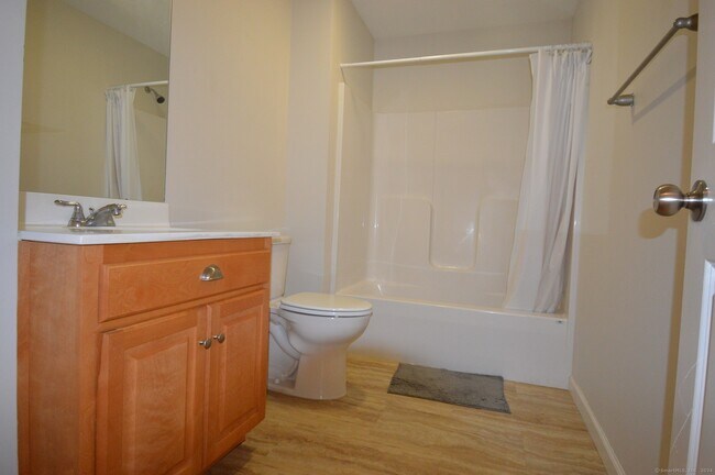 Building Photo - 173 Saybrook Rd