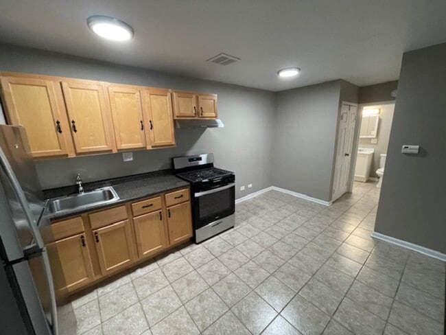 Building Photo - 3 N Dryden Pl