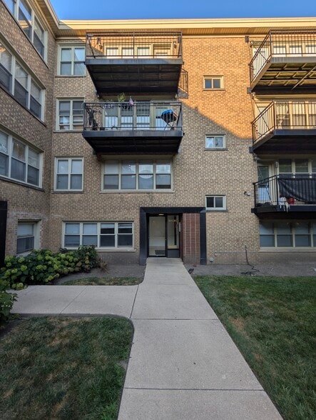 Building Photo - 2530 W Fitch Ave