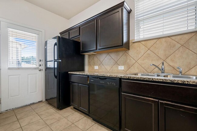 Building Photo - 711 Katmai Cir