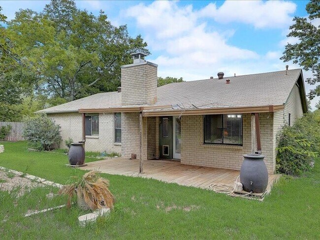 Building Photo - 10906 Meadgreen Ct