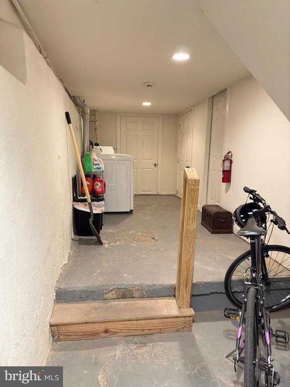 Building Photo - 2528 Poplar St