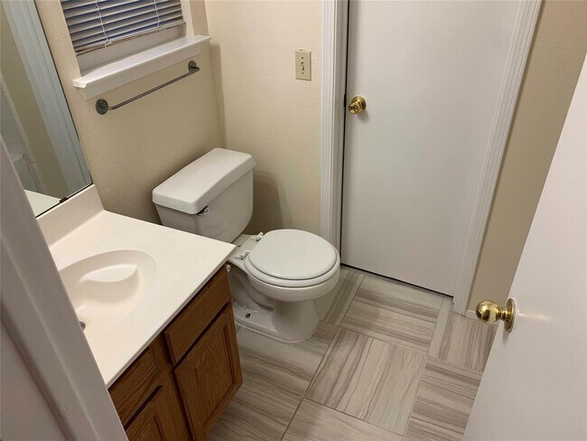 Building Photo - 10911 Grassmere Ct