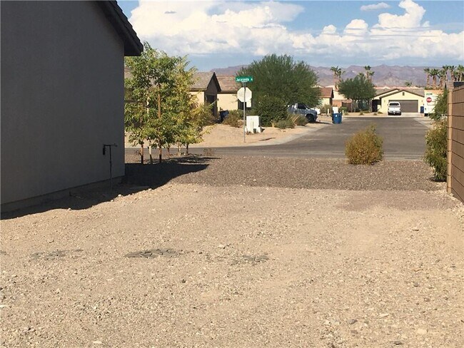 Building Photo - 5085 S Jacaranda Pl