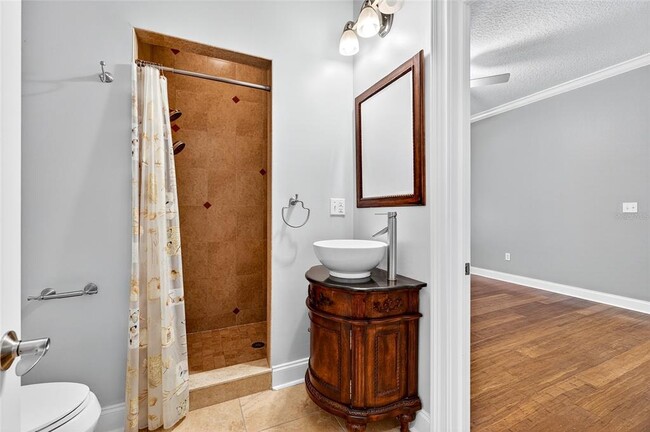 Building Photo - 2509 Bay Blvd