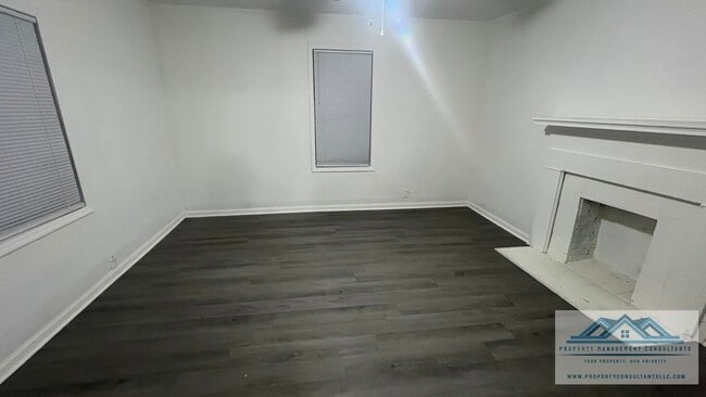 Building Photo - 233 N Royal Ave